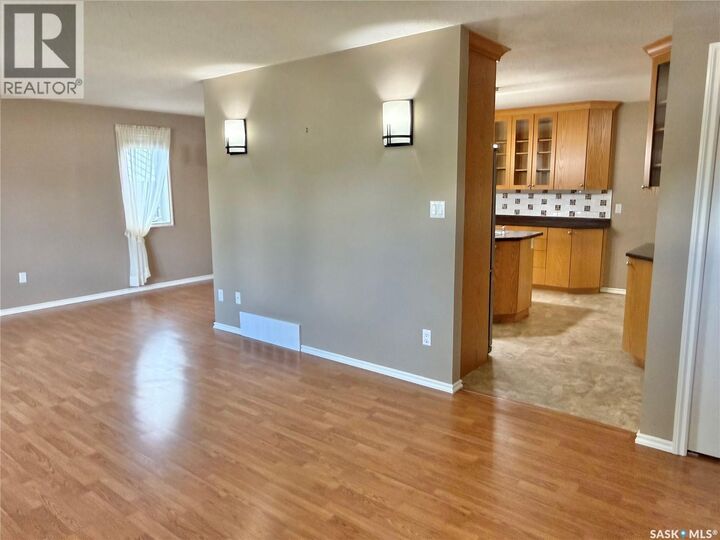 Property Photo:  125 2nd Street E  SK S0J 2M0 