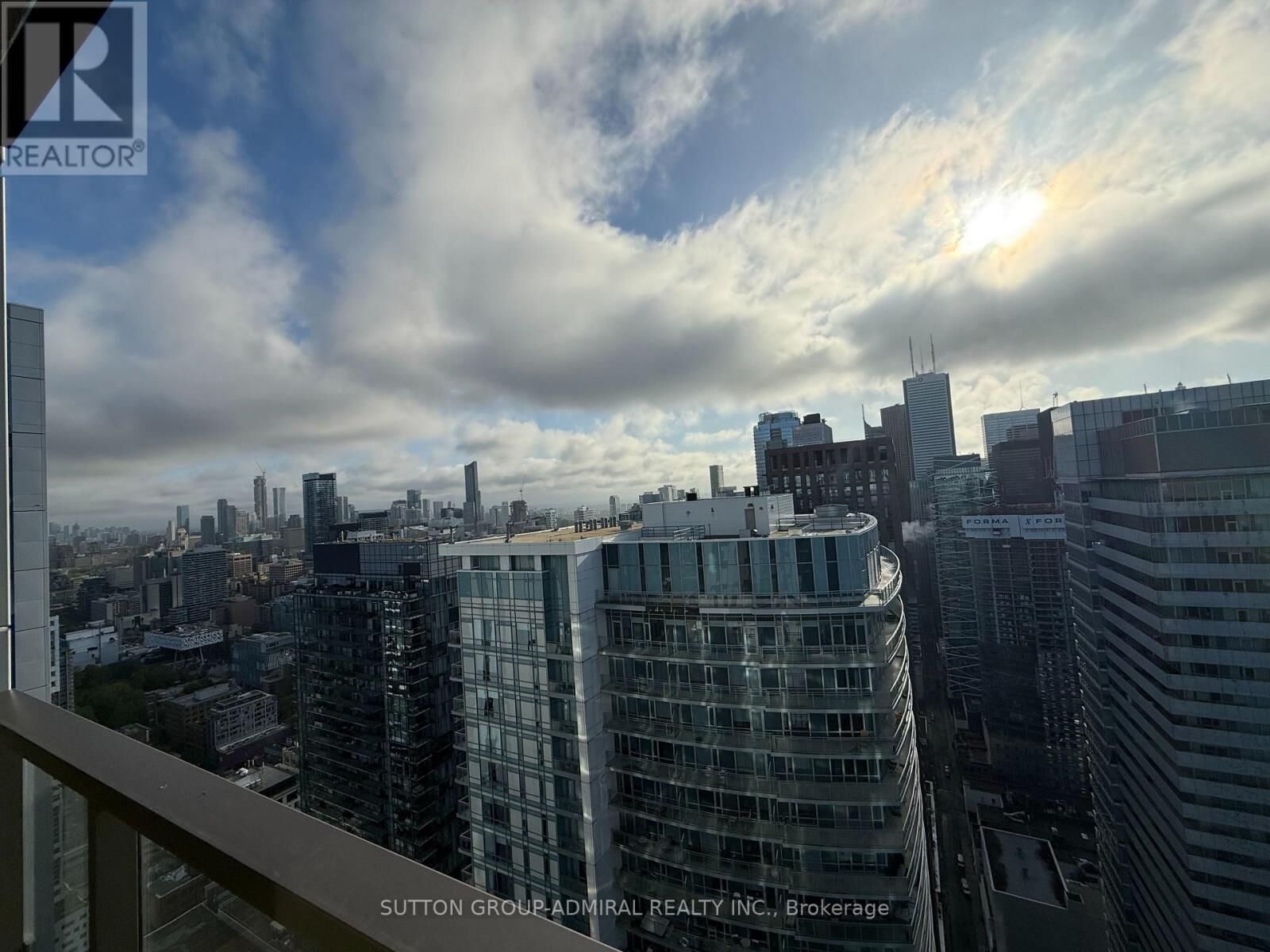 Property Photo:  8 Widmer Street Sph 08  ON M5V 0W6 
