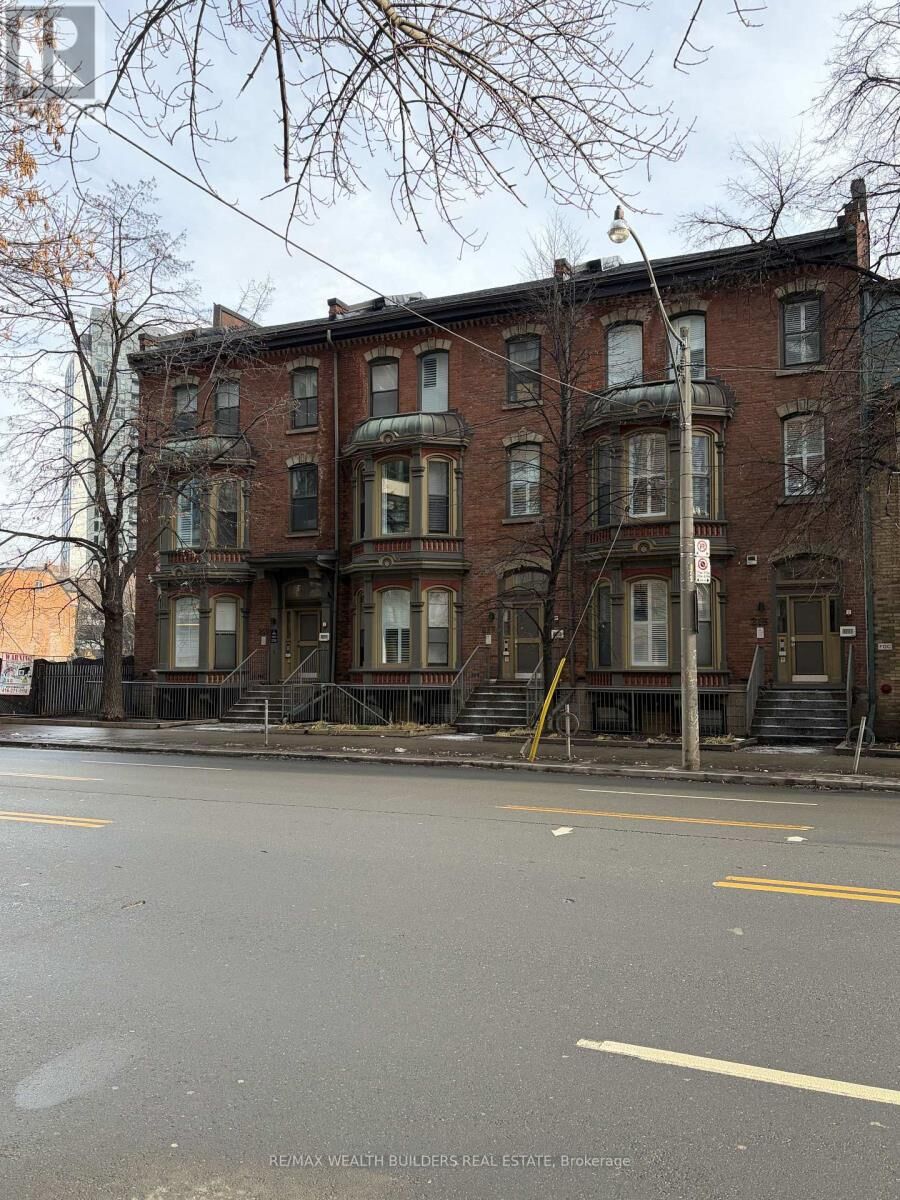 Property Photo:  217 Jarvis Street 1  ON M5B 2C1 
