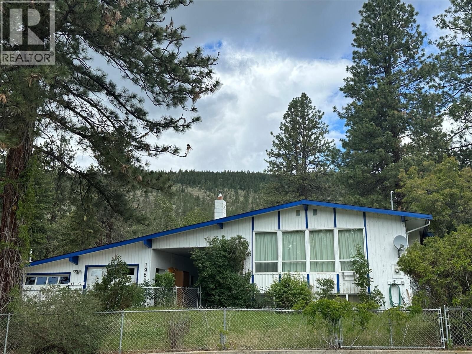 Property Photo:  1951 Greaves Avenue  BC V1K 1J3 