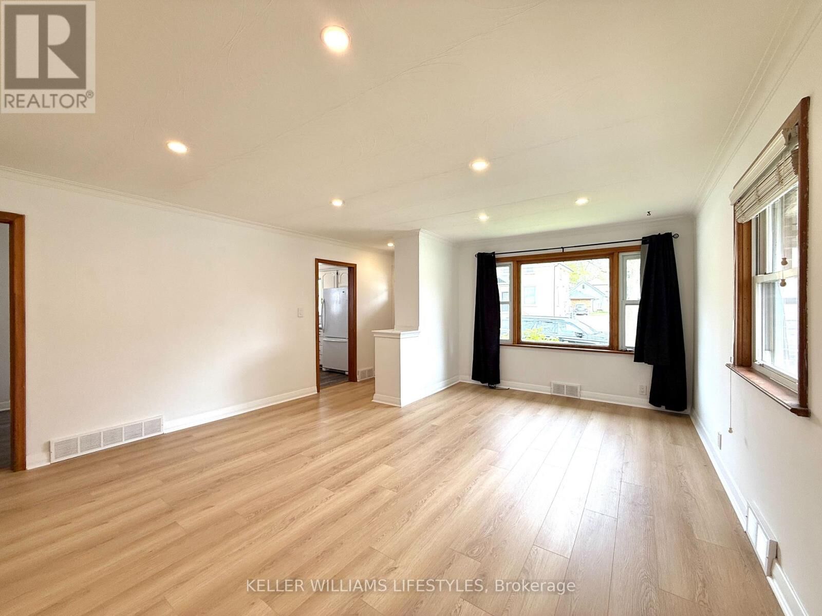 Property Photo: 206 Wellington Street South ON N4X 1B4