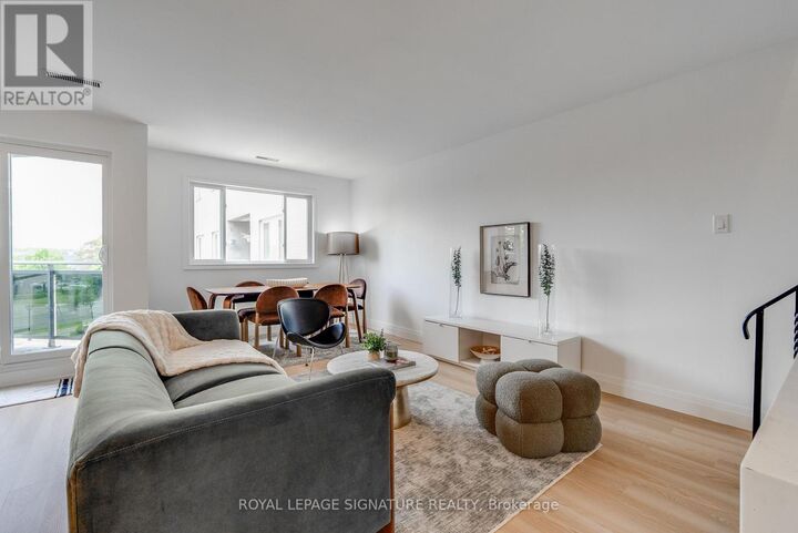 Property Photo: 2001 Bonnymede Drive 61 ON L5J 4H8