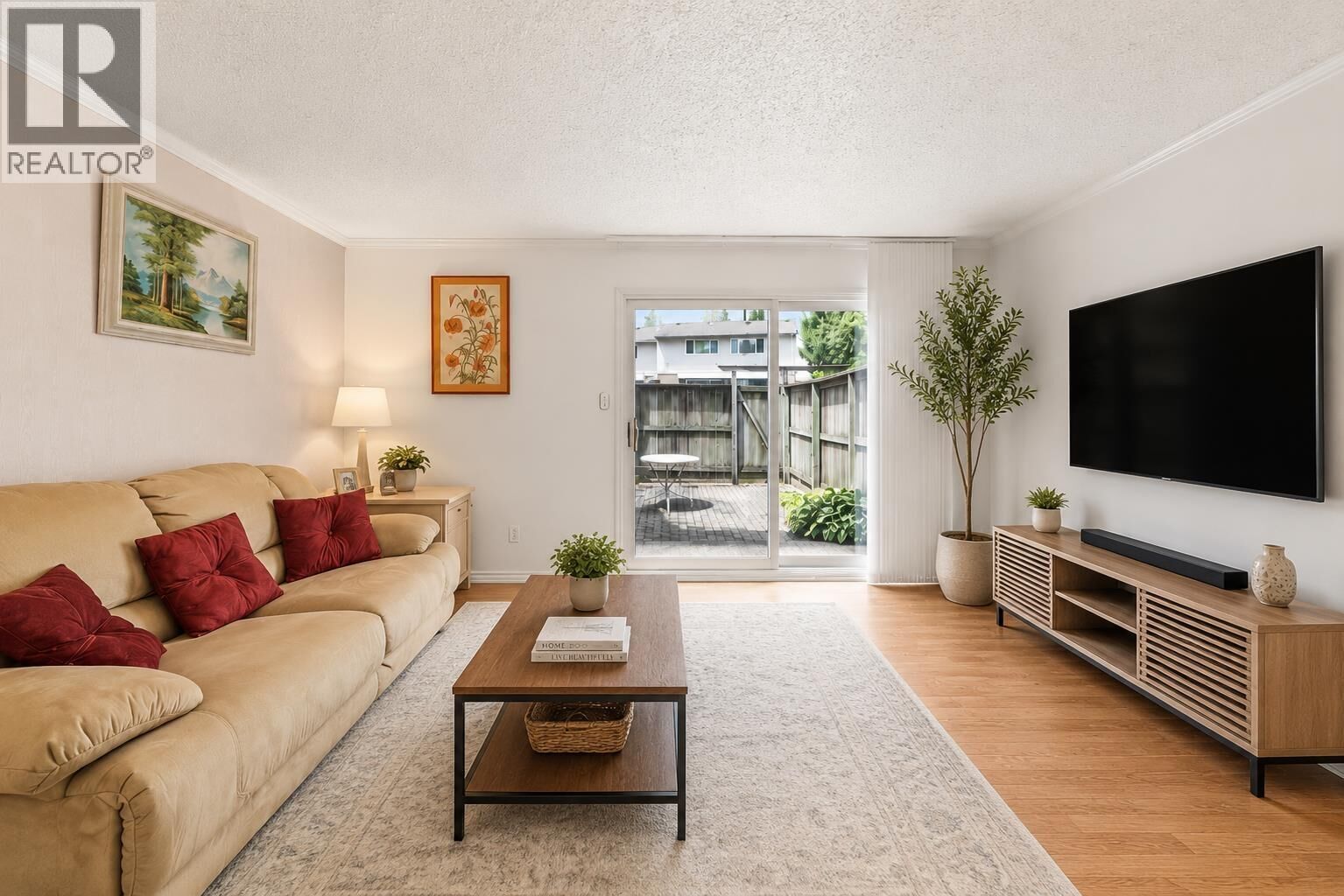 Property Photo:  3550 East 49th Avenue 5  BC V5S 1M4 