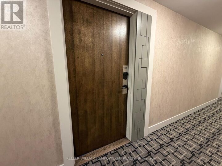 Property Photo:  100 Eagle Rock Way 503  ON L6A 5B9 
