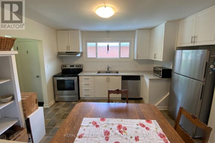 Property Photo:  46 Warren Avenue  ON L9A 3C7 