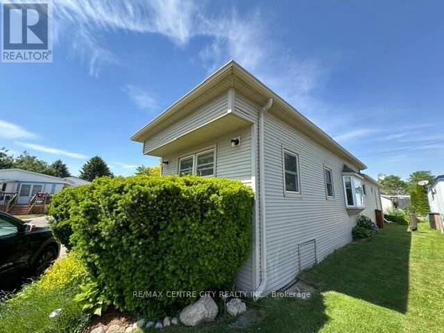 Property Photo:  2189 Dundas Street East 41  ON N5V 1H3 