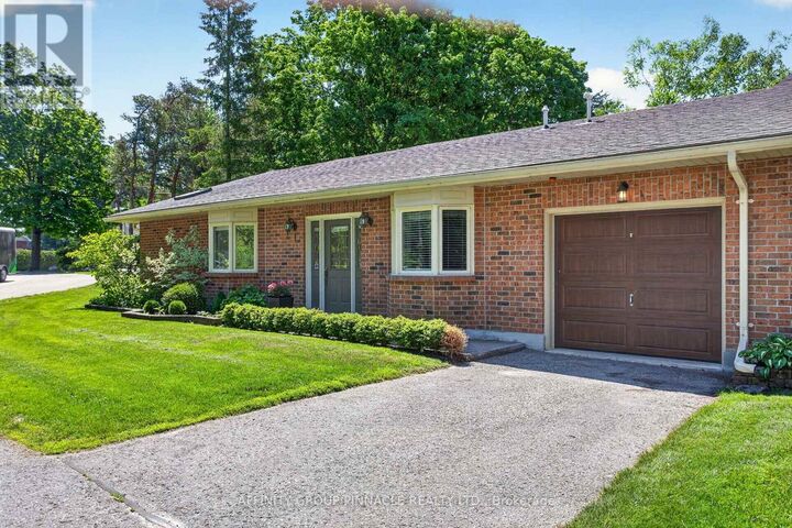 Property Photo:  90 Parklawn Boulevard 1  ON L0K 1A0 