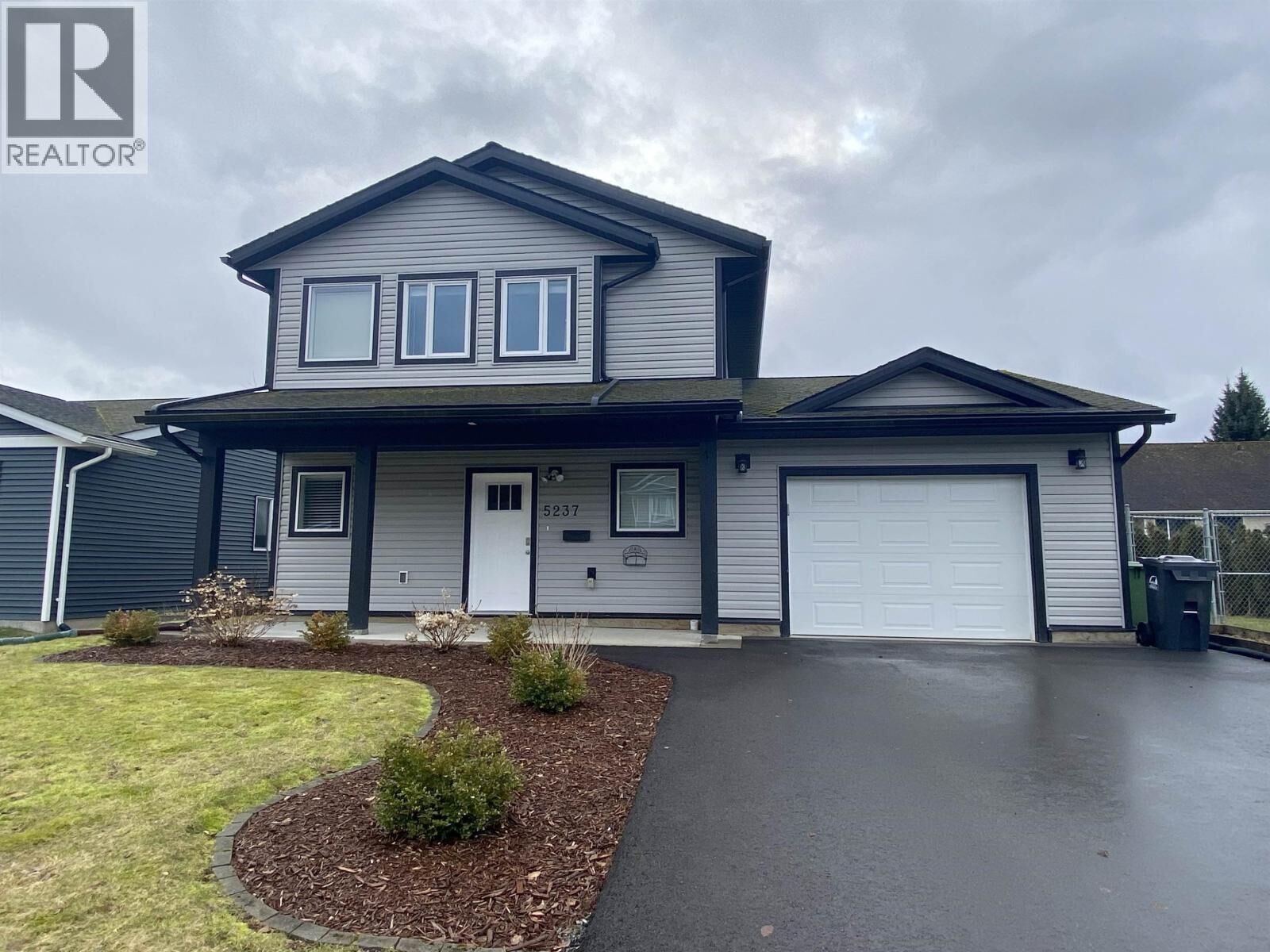 Property Photo: 5237 Smith Avenue BC V8G 0H1
