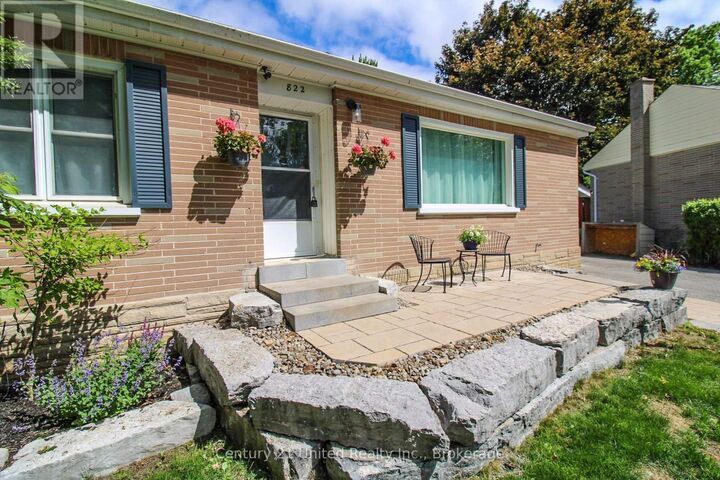 Photo de la propriété: 822 Argyle Street ON K9H 5T3