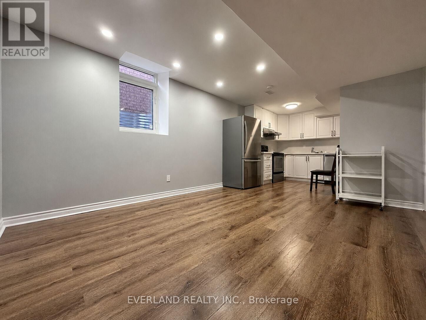 Property Photo:  4 Shell Court Basement  ON L4S 0B1 