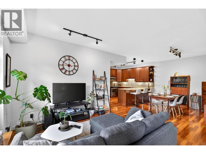 Property Photo: 511 Yates Road North 206 BC V1V 2X2