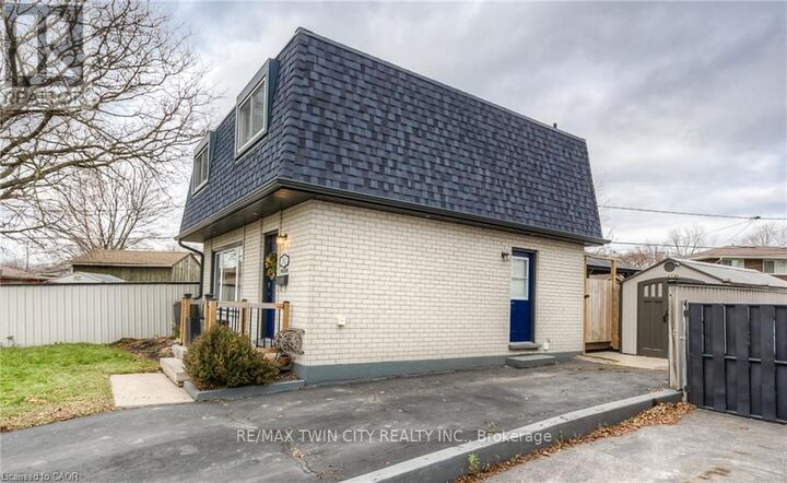 Photo de la propriété:  382 Cyrus Street  ON N3H 1H3 