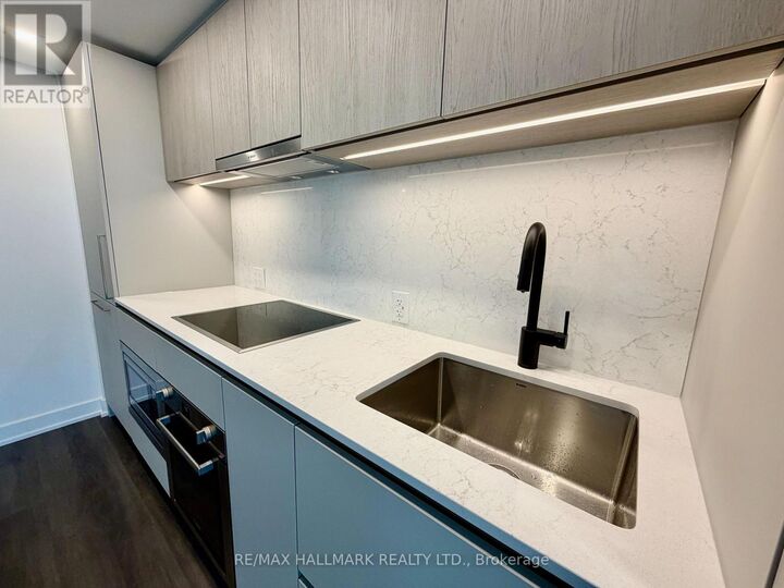 Property Photo:  609 Sherbourne Street 1506  ON M4X 0A4 