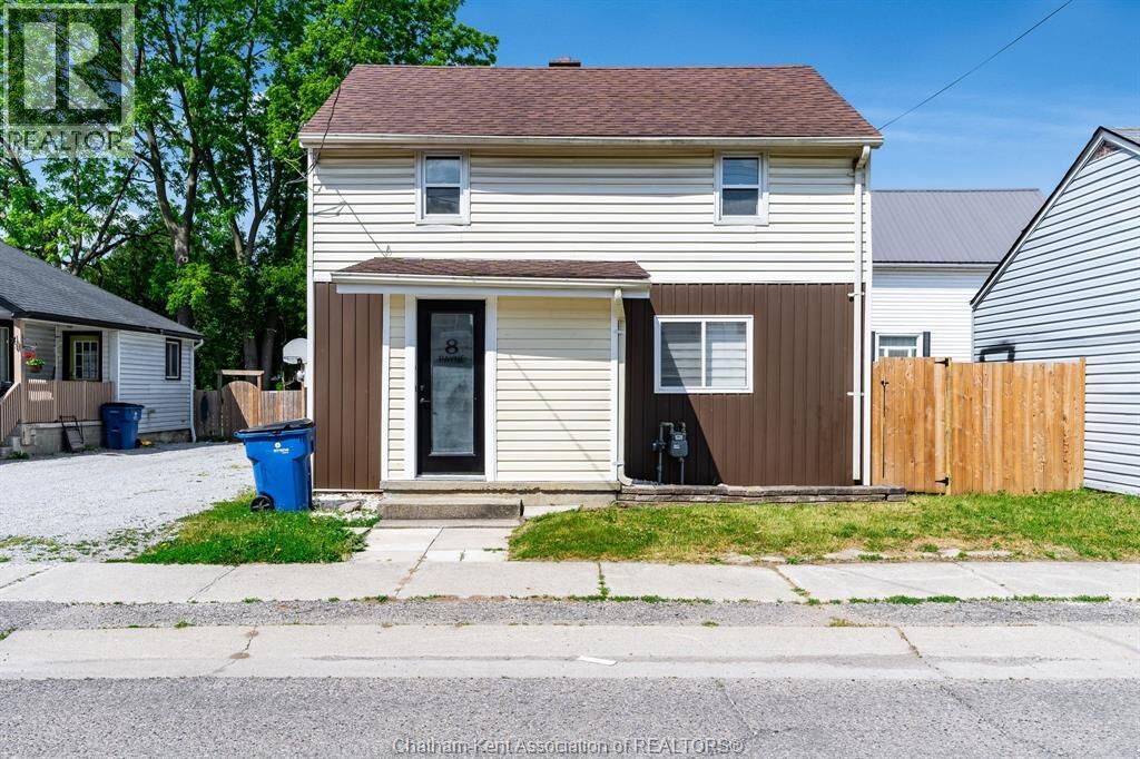 Property Photo:  8 Payne Street  ON N7M 4M9 