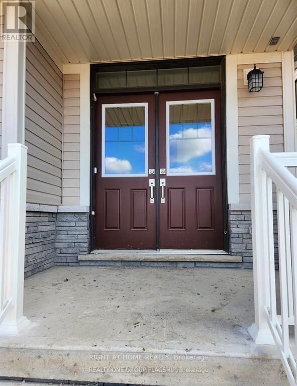 Property Photo:  77 Wintergreen Crescent  ON N3W 0H8 