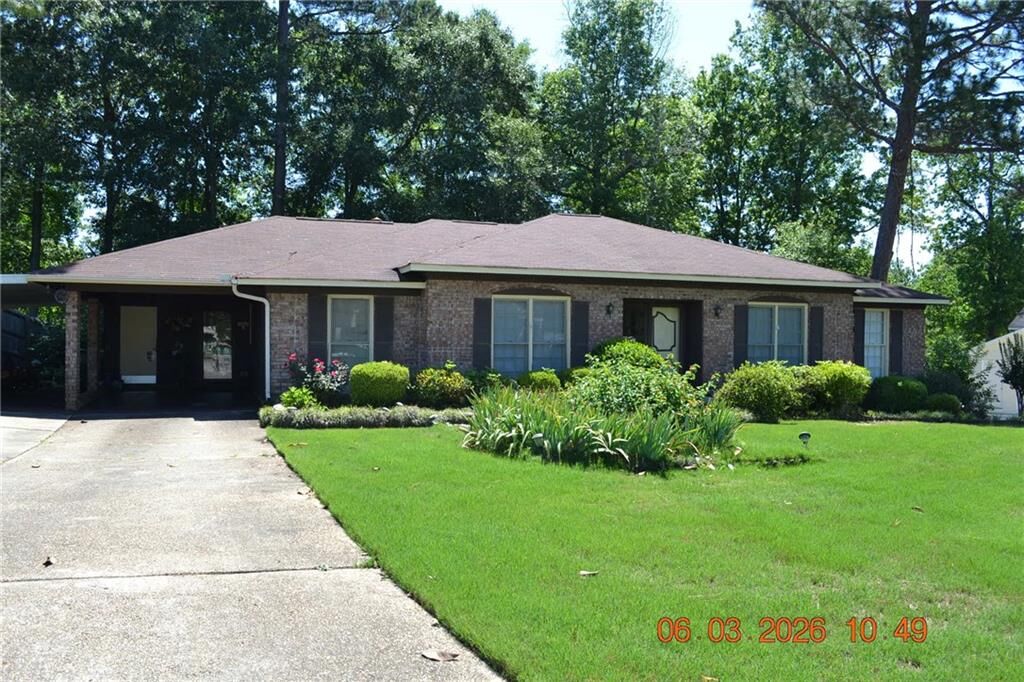 Property Photo: 4304 Bridgewater Drive AL 36867
