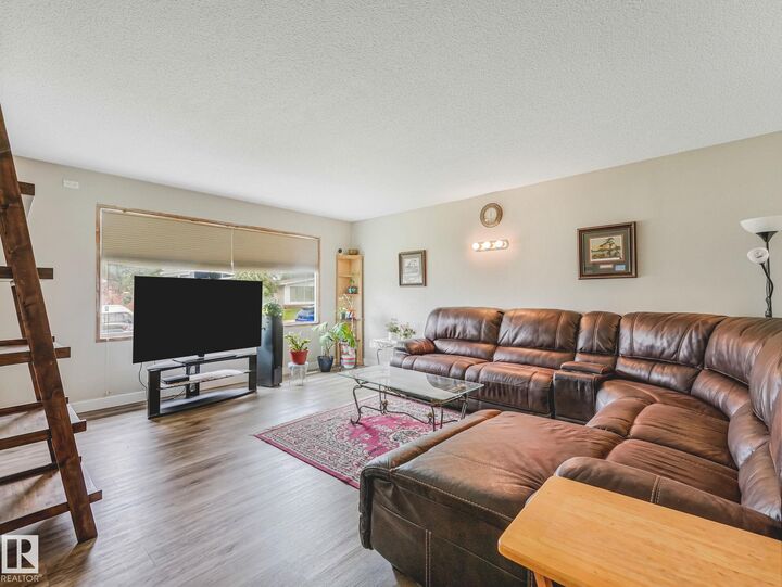 Property Photo:  13807 92 Street NW  AB T5E 3S1 