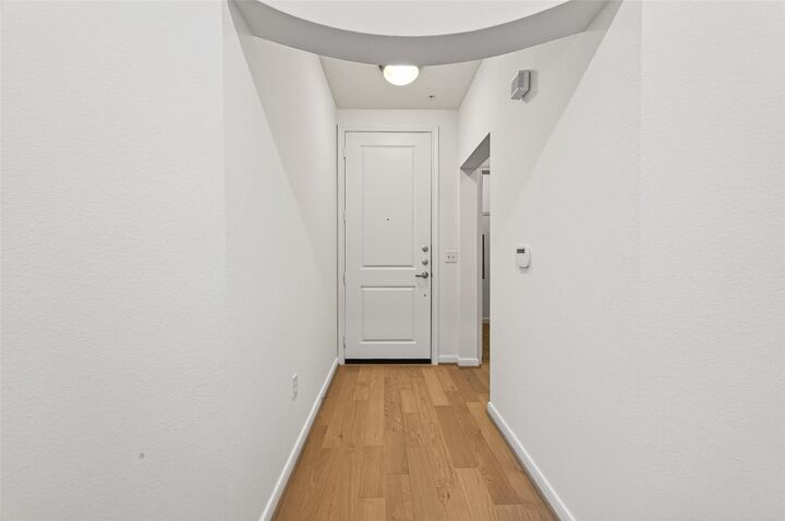Property Photo:  505 Jackson Hill Street 404  TX 77007 