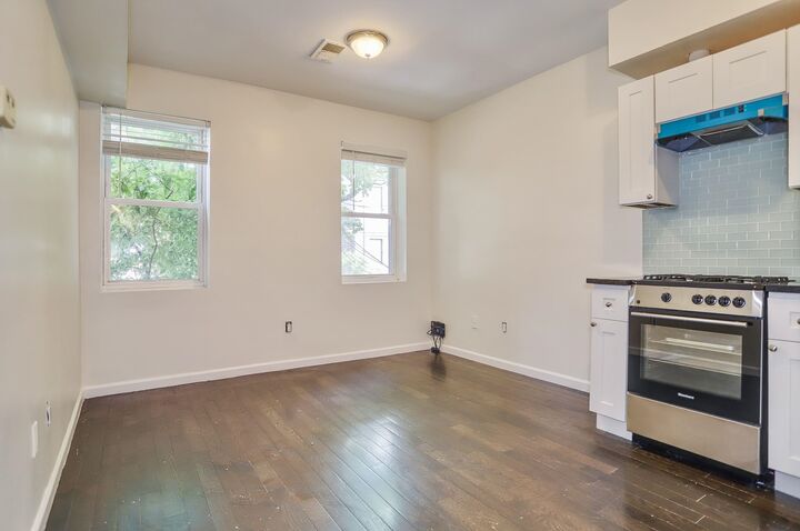 Property Photo:  60 Webster Ave 2  NJ 07307 