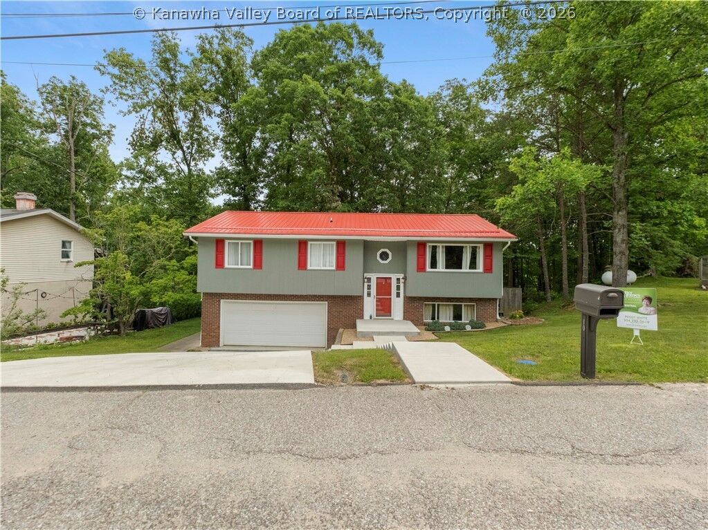 Property Photo:  10 Barberry Lane  WV 25045 