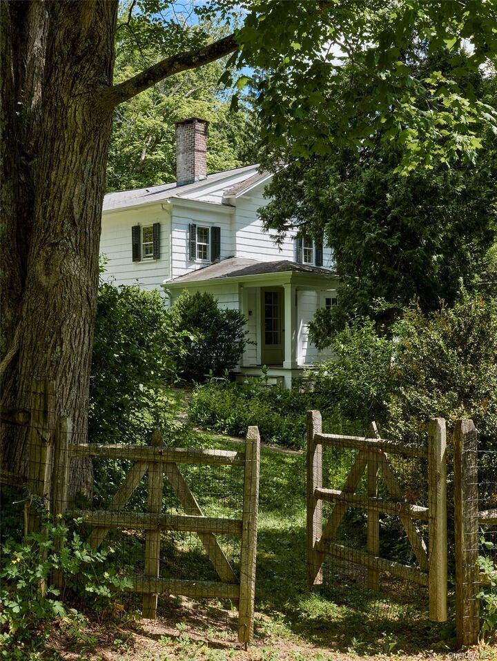 Property Photo: 2498 Salt Point Turnpike NY 12514