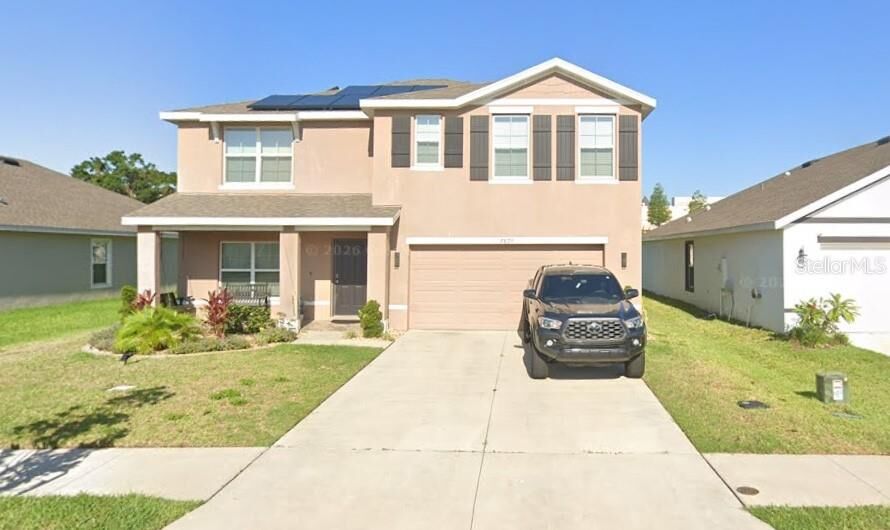 Property Photo: 7819 Sail Clover Lane FL 33540