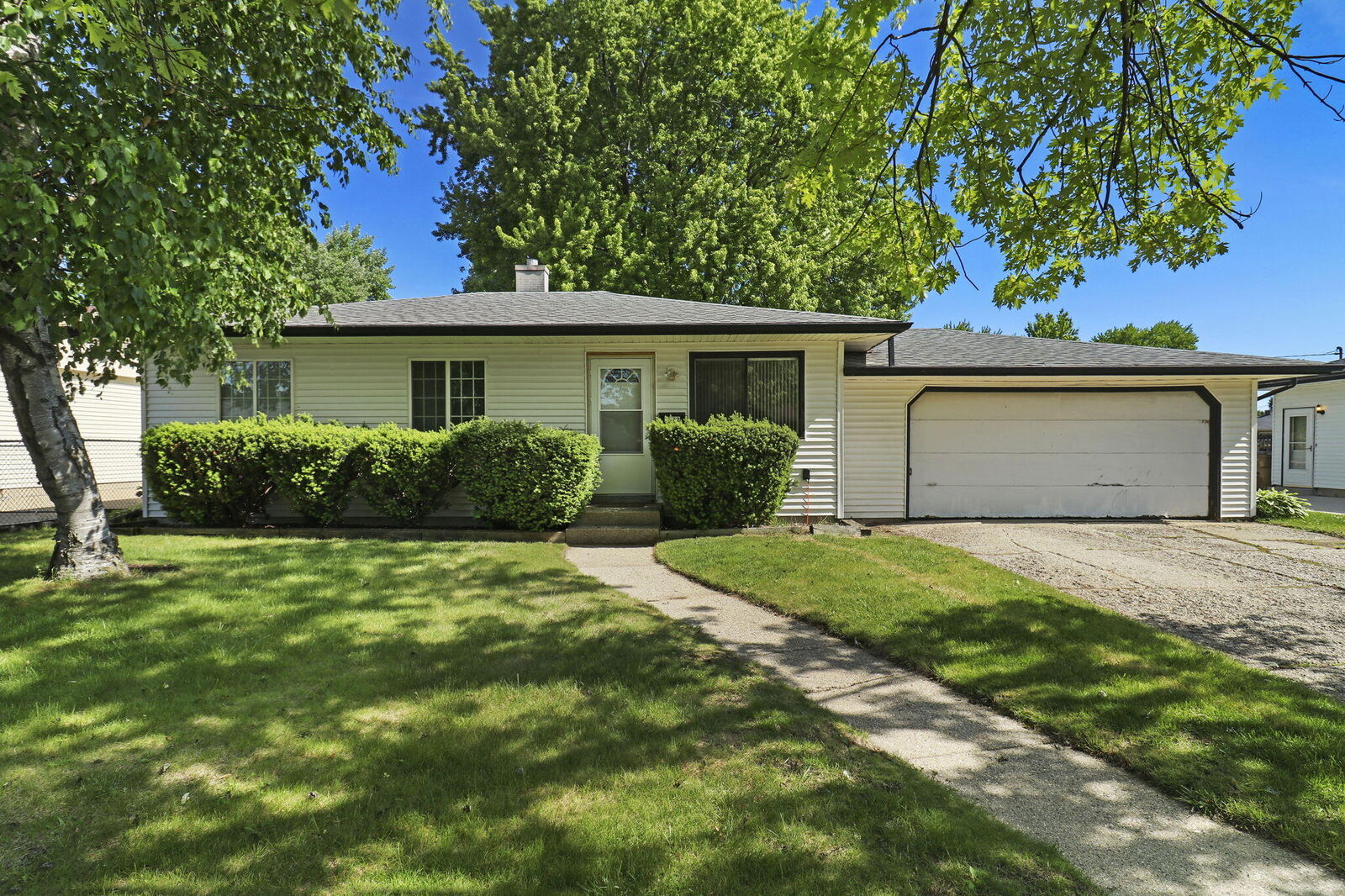 Property Photo:  1712 87th St  WI 53143 