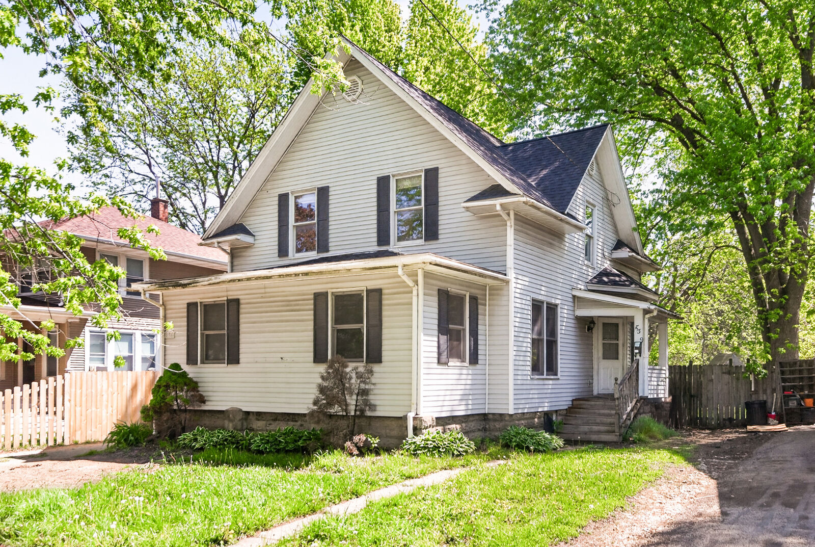 Property Photo:  536 N 7th Street  IL 60115 