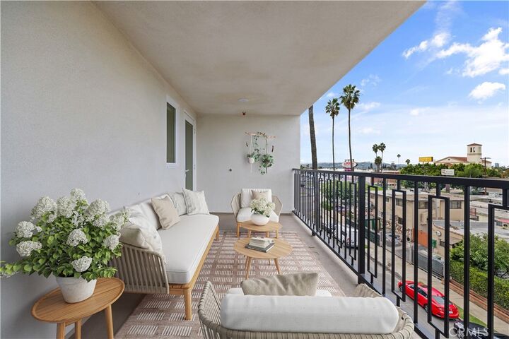 Property Photo: 1818 S Norton Avenue 407 CA 90018