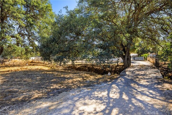 Property Photo: 5920 Deer Creek CA 93446