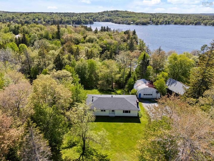 660 East Uniacke Road — photo 1