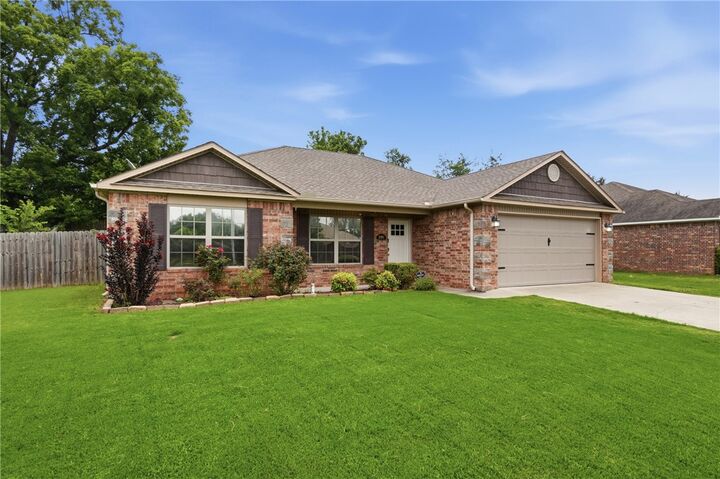 Property Photo: 3991 Cottonwood Spring Cove AR 72762