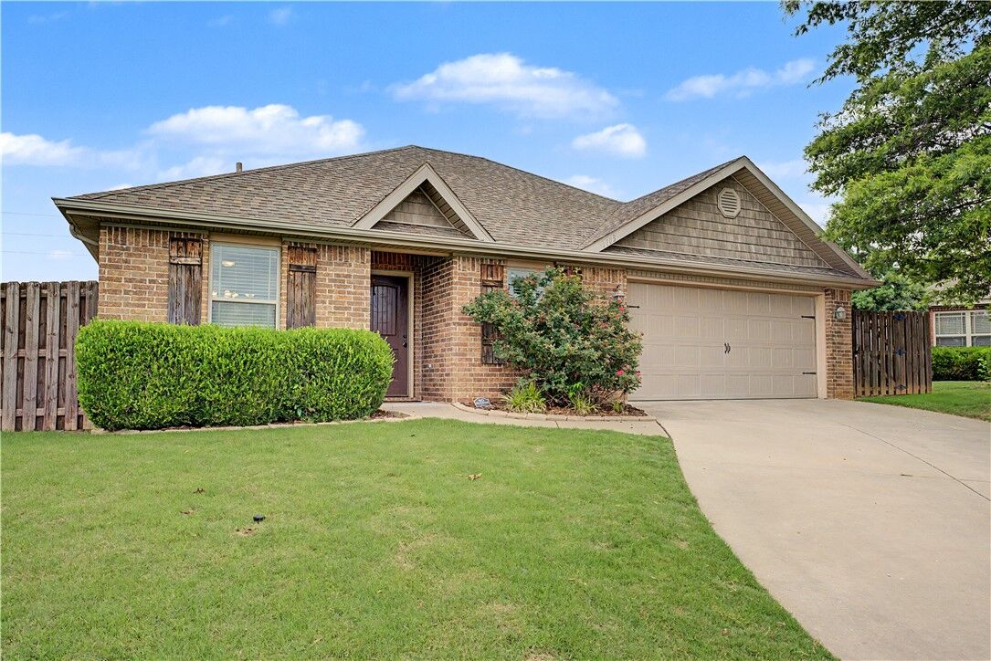 Property Photo: 1103 W Berkeley Avenue AR 72758