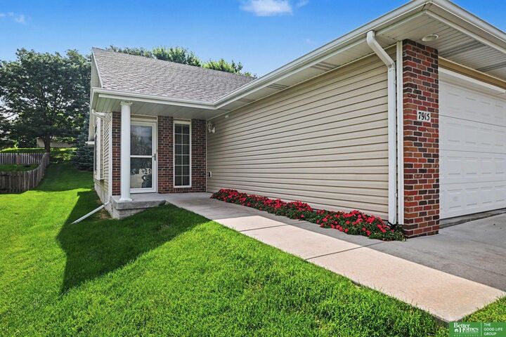 Property Photo:  7915 S 162nd Street  NE 68136 