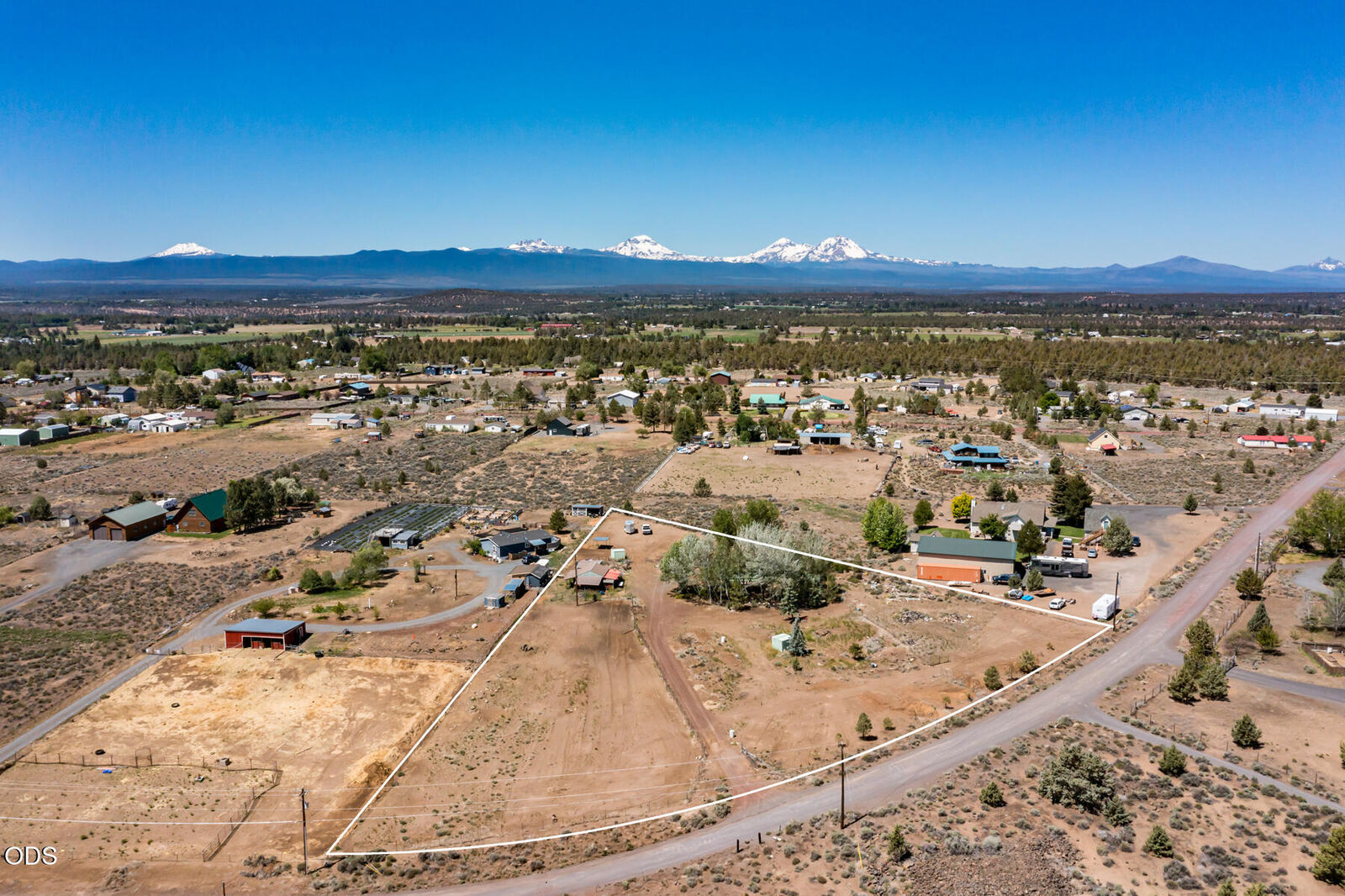 Property Photo: 65225 94th Street OR 97703