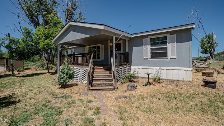 Property Photo: 1245 Davanna Drive OR 97524