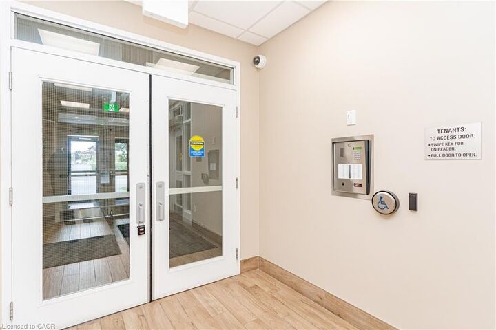 Property Photo:  170 Rockhaven Lane 312  ON L8B 1B5 
