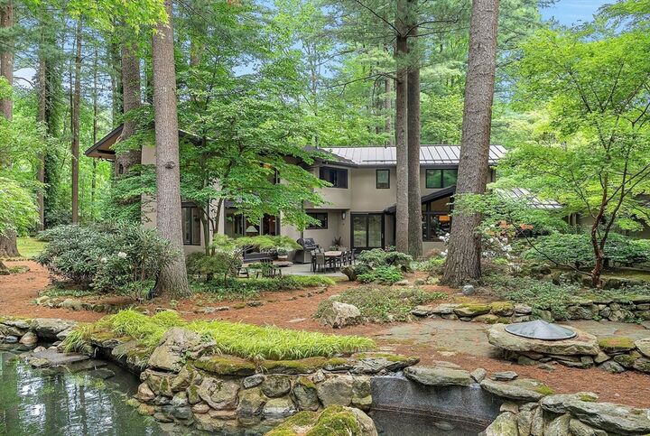 Property Photo:  6 Baldwin Circle  MA 02493 