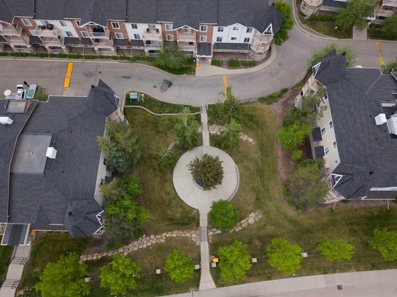 Property Photo:  70 Panamount Drive NW 3304  AB T3K 6K3 
