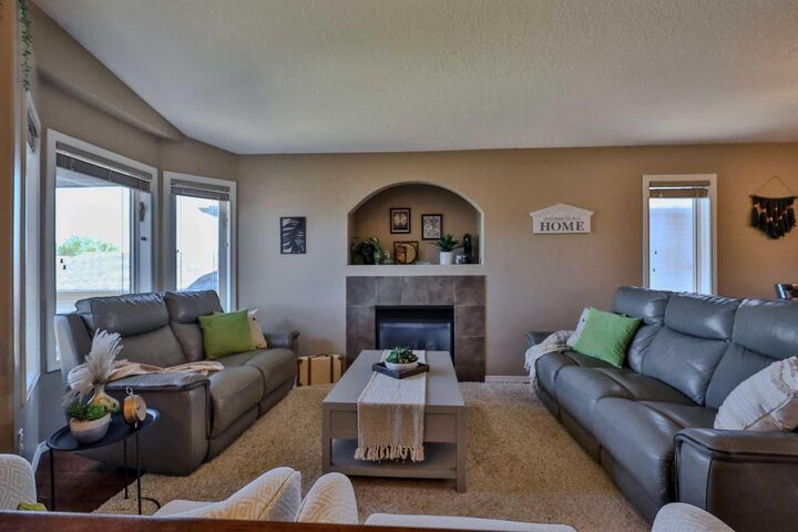 Property Photo: 308 Tartan Circle W AB T1J 0Z1
