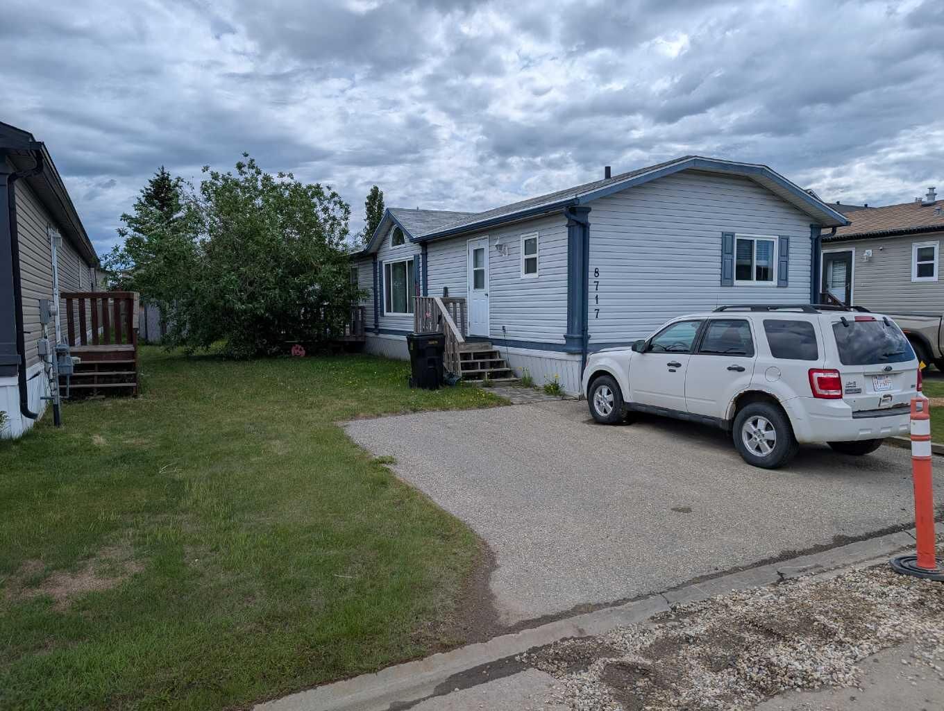Property Photo: 8717 88C Street AB T8X 0C5