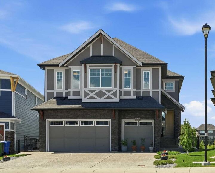 160 Kinniburgh Loop — photo 1