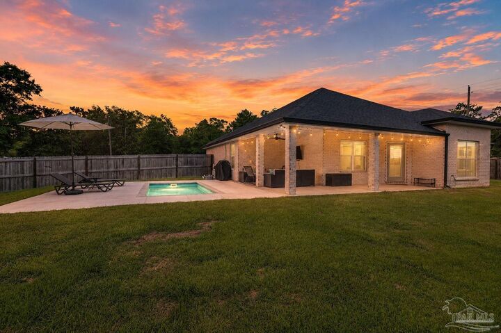 Property Photo:  3132 Lynn Dr  FL 32566 