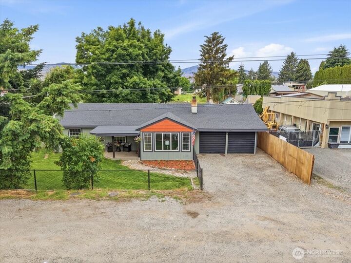 Property Photo: 348 N Kentucky Avenue WA 98802