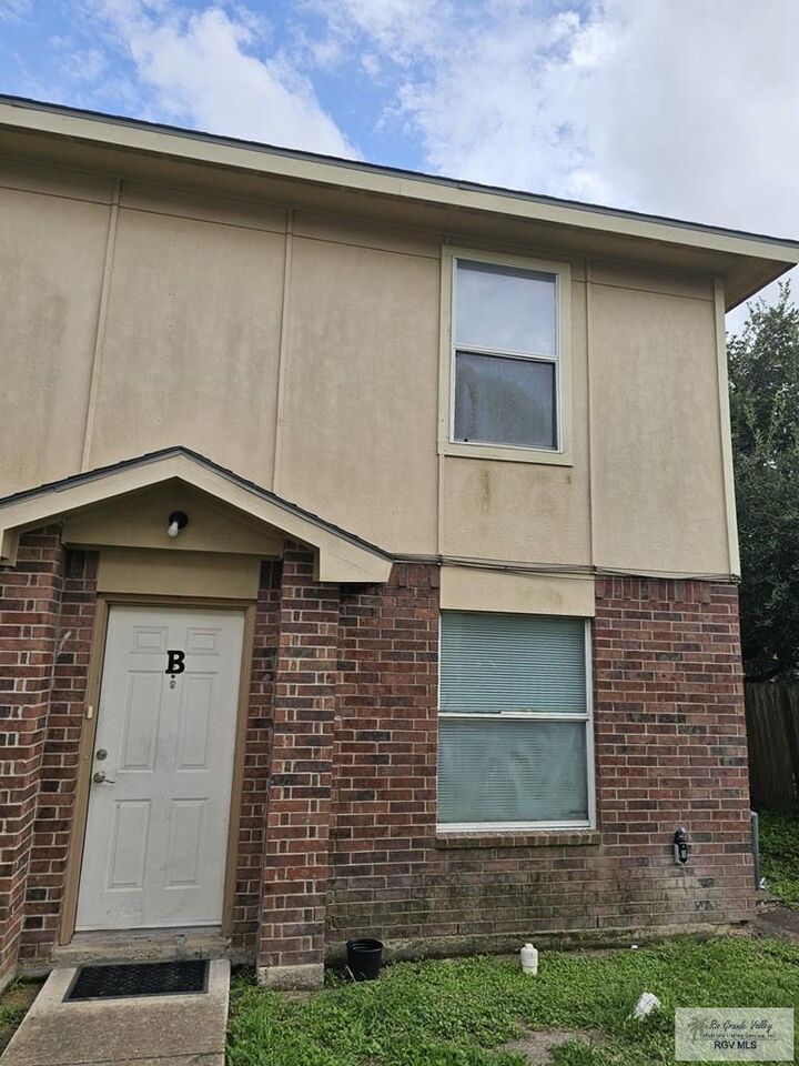 Property Photo: 729 Sonesta Dr. B TX 78550