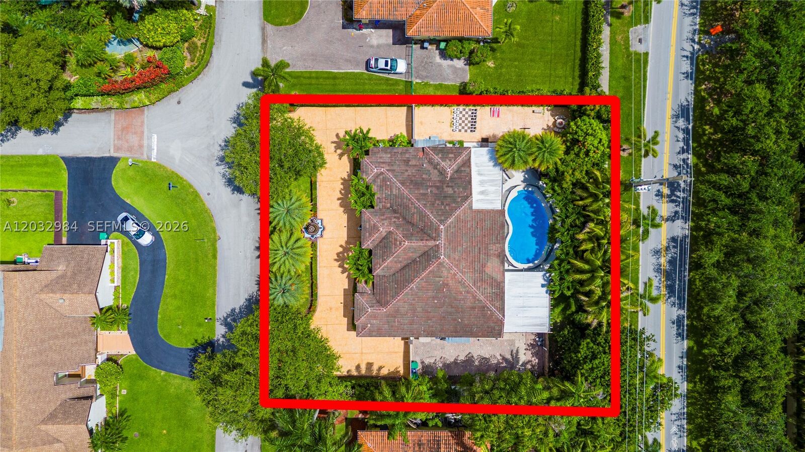 Property Photo: 16601 SW 87th Ct FL 33157