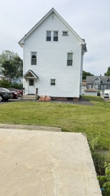 Property Photo: 84 Alcove Street 3 CT 06451