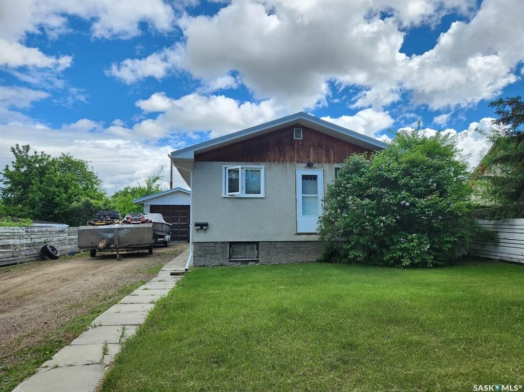 Property Photo: 1282 109th Street SK S9A 2E8