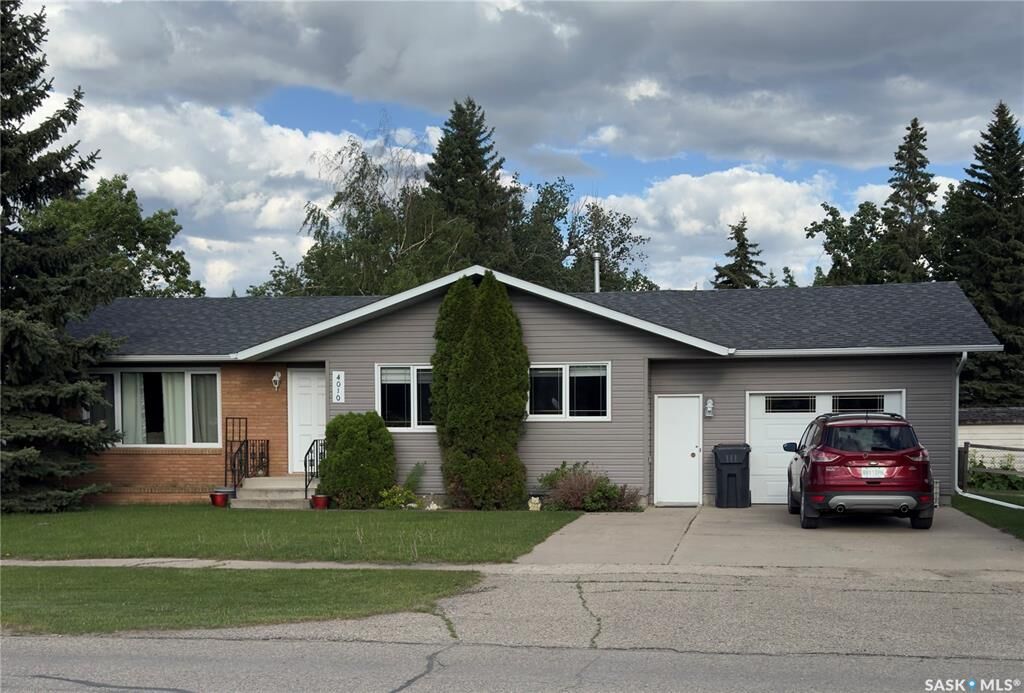 Property Photo: 4010 1st Avenue E SK S0K 4R0