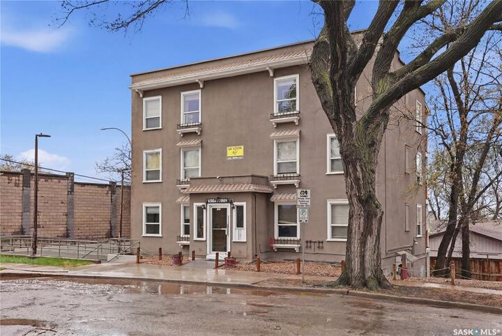 Property Photo: 129 11th Street E SK S7N 0E4